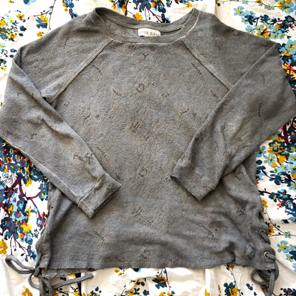 💰3 for $15 Knox Rose Sweatshirt